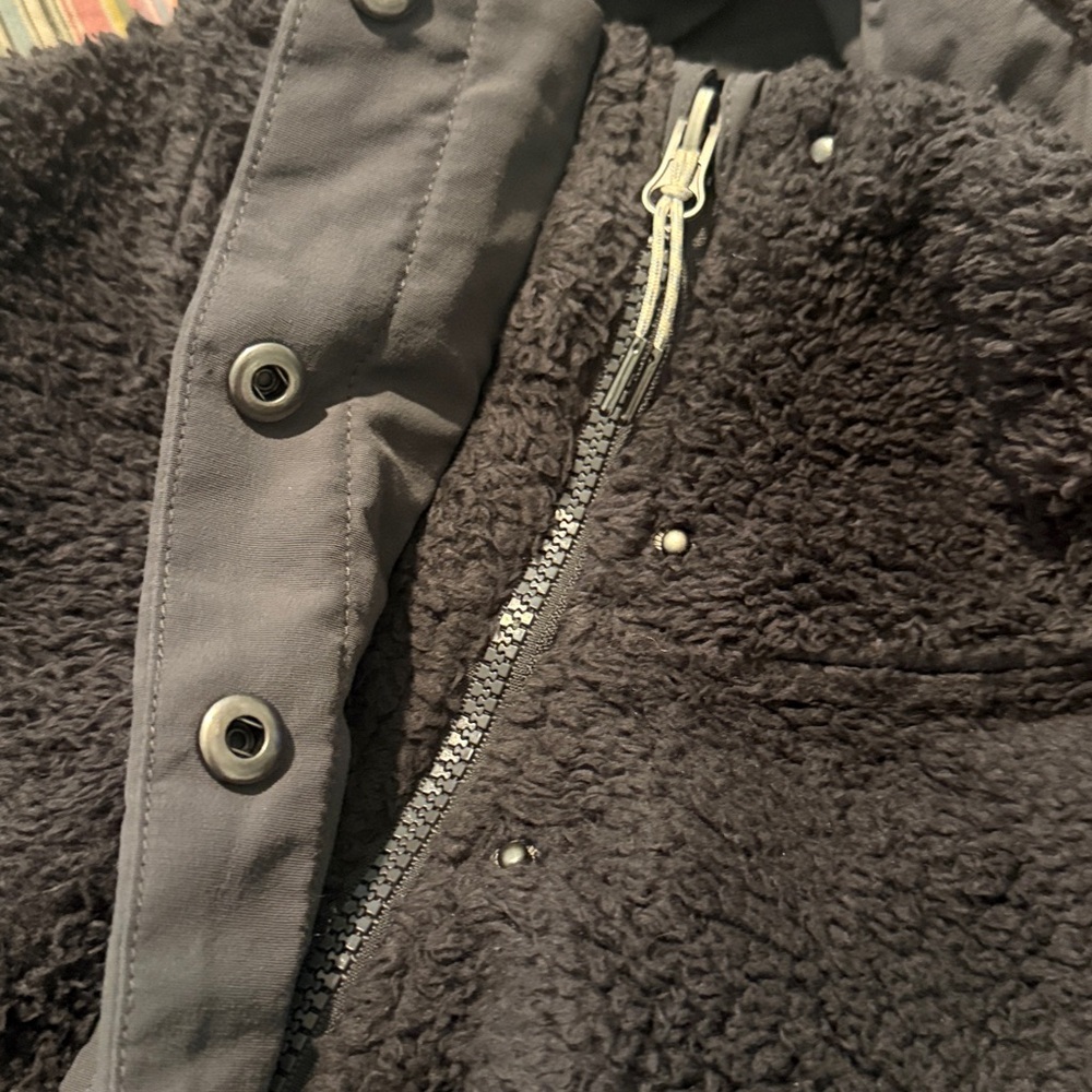VUORI Sherpa Cozy Black Large Jacket - Picture 7 of 10